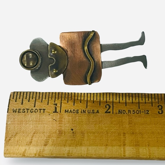 Vintage Copper Tone Figural Articulated Metal Brooch - Picture 3 of 3
